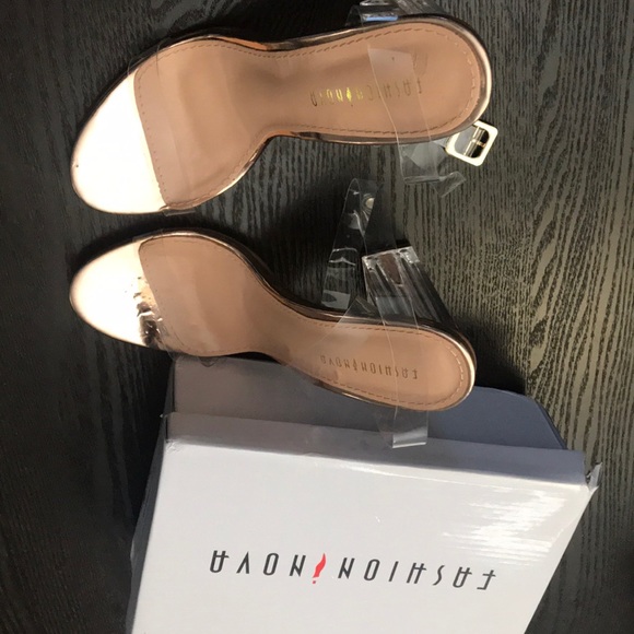 ❌❌ SOLD ❌❌FASHION NOVA 🧚🏻‍♂️ - Picture 2 of 5